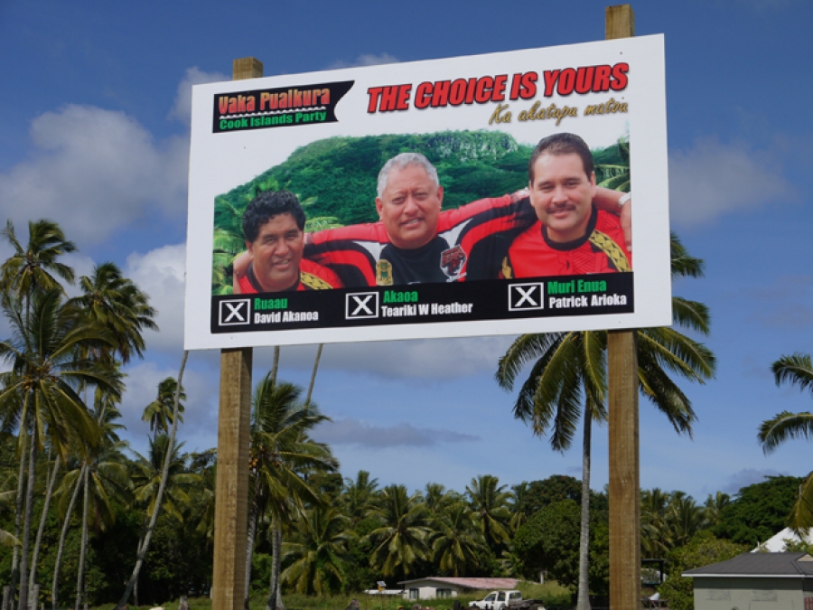 Election signs in the Cooks