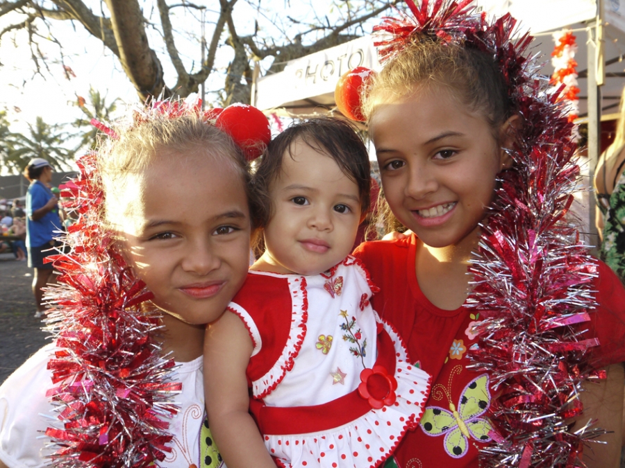 Tropical Christmas theme close to home