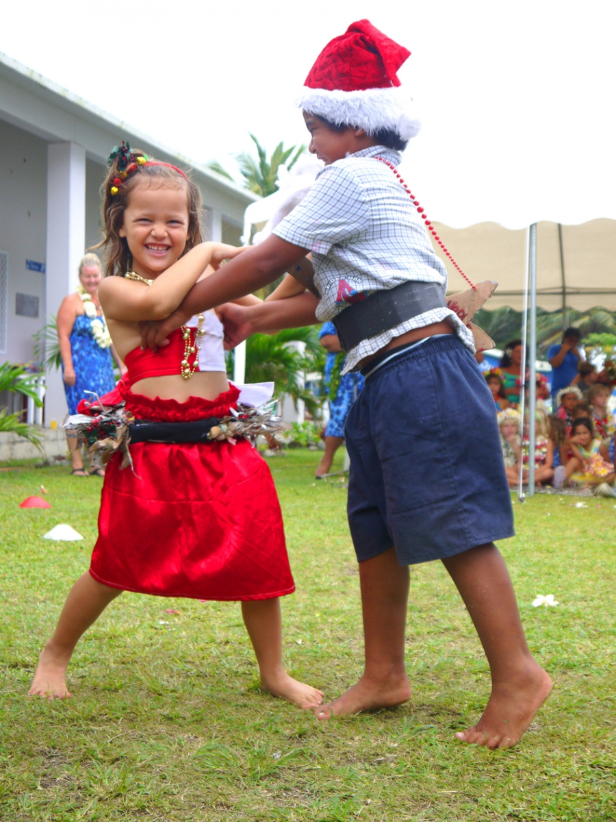 Colourful show ends year for Apii Te Uki Ou