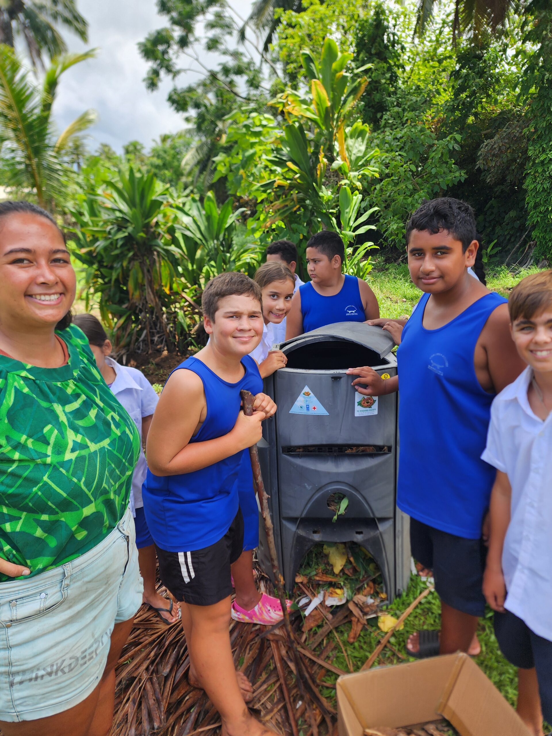 Te Ipukarea Society: From scraps to soil- Getting the dirt on composting